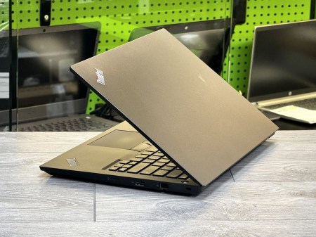 Lenovo Thinkpad E480 31